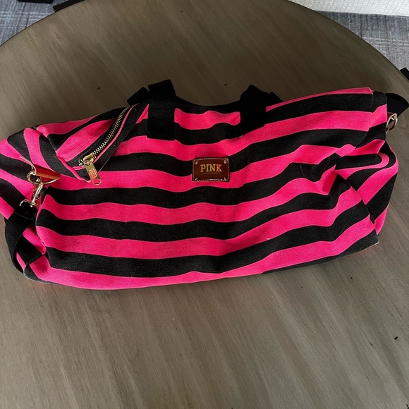 PINK Weekender Bag - Picture 2 of 3